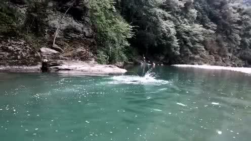 中央气象台：明起中东部，将出现一次大范围持续性强雨雪天气
