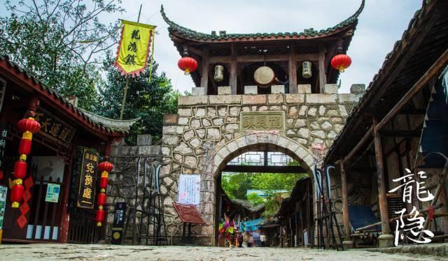 京津画派巨擘贺良朴专题讲座在市博物馆开讲